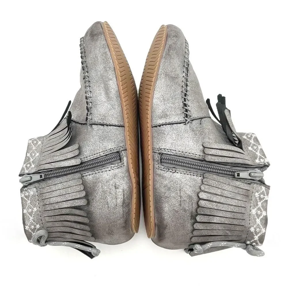 Hanna Andersson Erika Moccasin Fringed Zip Bootie Silver Metallic Girls Size 4